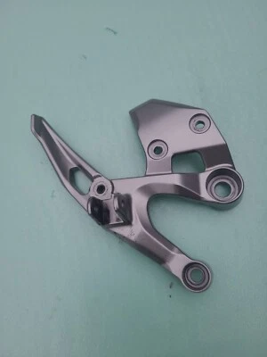 Yamaha BS2-27443-00-00 - BRACKET 3 RIGHT FOOTPEG BRACKET MOUNT FJ09 MT09 TRACER  - Image 1 of 4