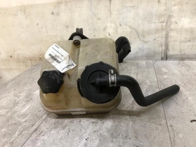 Depósito de dirección asistida Freightliner M2 106 izquierda/conductor - usado Foto 1 de 4