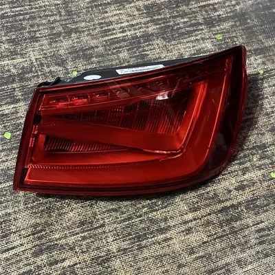 Conjunto de luz trasera señal de giro lateral derecho OEM 15-16 AUDI S3 A3 8V5-945-096-C Foto 1 de 4