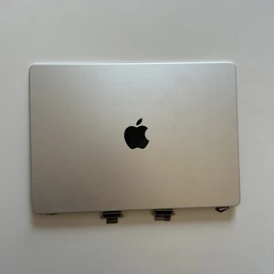 Apple Macbook Pro M2 silver 14-inch || DAMAGED screen for spare parts - Picture 1 of 3