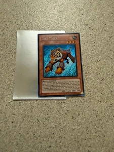 YuGiOh Test Tiger LCGX-EN242. SEGRETO RARO QUASI NUOVO. - Foto 1 di 5