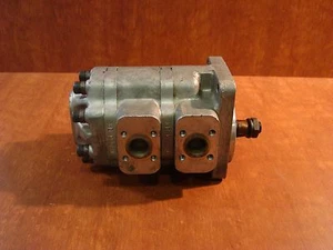 Vickers GPC2-6-6-H11F-10L hydraulic gear pump - Picture 1 of 8