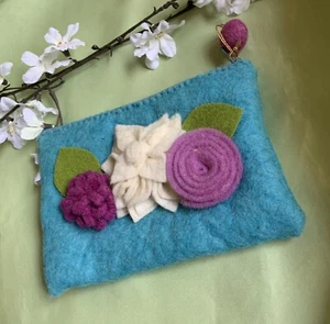 Papyrus Aveline Niquead Türkis kleine Filz Blumen Clutch Handtasche - - Bild 1 von 7
