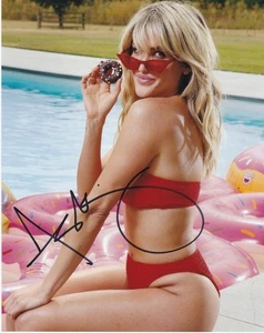 Ashley Roberts   **HAND SIGNED**   10x8  photo   ~   AUTOGRAPHED - Picture 1 of 1