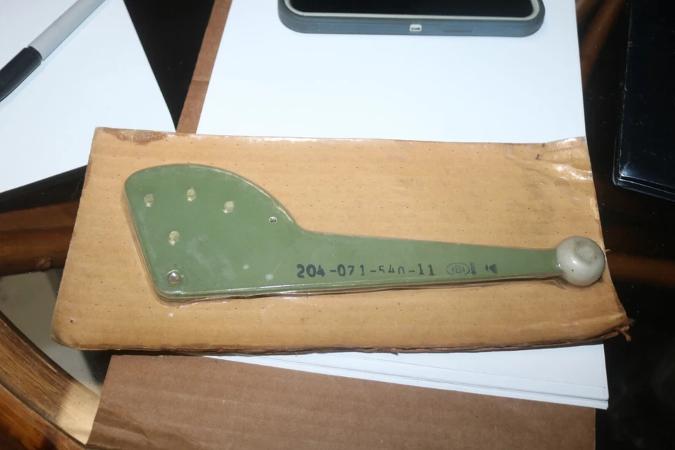NOS Bell UH-1 204 205 直升机手动控制杆 PN 204-071-540-1 — 第 1/3 张图片