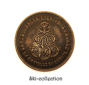 Button Guard Of Properties Of Mr.Ed.blanc, La Chapelle-en-Serval. France, 19mm - Picture 1 of 3