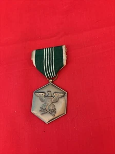 Vtg Vietnam Era US Army Commendation Medal For Military Merit Green White - Picture 1 of 4