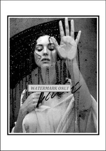 Monica Bellucci, autografiada, imagen en lona de algodón. Edición Limitada (MB-513m) - Imagen 1 de 1