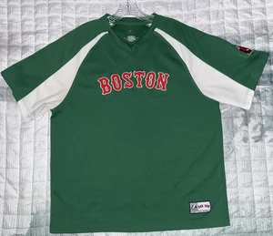 Boston Red Sox Green Jersey Trifoglio Rosso Lettering Majestic Uomo Taglia Large Scollo VN - Foto 1 di 11