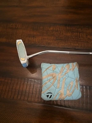 Putter TaylorMade Spyder GT para diestros con agarre Lamkin y cubierta para la cabeza Foto 1 de 4