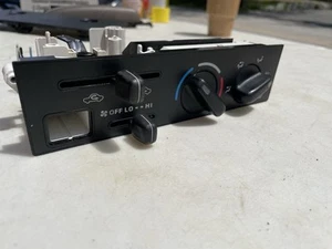 TOYOTA 4RUNNER 98-2000 FRONT A/C MANUAL HEATER CLIMATE TEMPERATURE CONTROL OEM - Picture 1 of 4