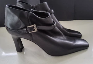 BANDOLINO LADIES LEATHER BLACK SQUARE TOE HEEL ANKLE BOOTS SIZE 8.5M - Picture 1 of 6