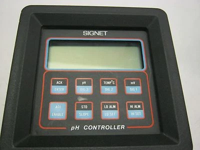 Signet Model: P71040-3 pH Controller. Unused Old Stock. No Box Used J - Image 1 of 2