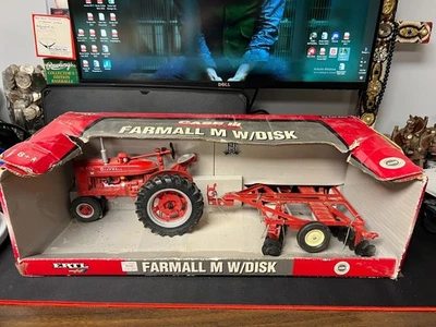 ERTL IH McCormick  Farmall M Tractor 1/16 M w/Disk Red Diecast B26 - Image 1 of 3