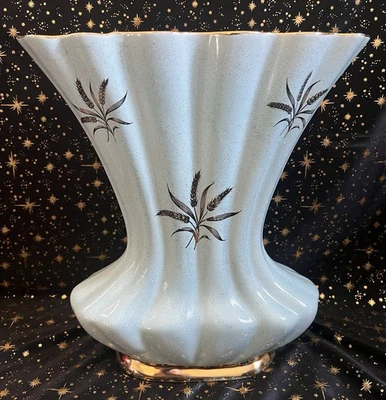 Vintage Large 727 Brush McCoy USA - 23K Gold Paint Wheat & Blue Fanned Vase Rare - Image 1 of 4