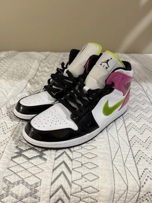 Talla 8 - Jordan 1 Mid SE Cyber Active Fuchsia 2020 Foto 1 de 4