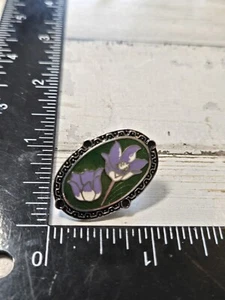 Vintage Silvertone Oval Enamel Purple Flower Pin Ace Taiwan M4 - Imagen 1 de 2