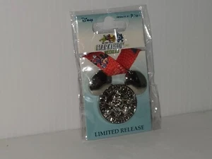 Walt Disney World Run Disney 2017 Marathon Weekend Mickey Mini 26.2 Medal Pin - Picture 1 of 1