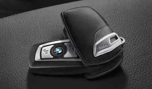 NUEVO GENUINO BMW F20 F30 F32 CUERO NEGRO LLAVERO SOPORTE 8229219911 - Imagen 1 de 4