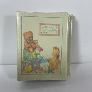 Vintage Unser Baby Fotoalbum Mini 6,5 "x 3" Teddybär ABC Blöcke - Bild 1 von 7