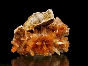 Racimo de cristal de credita transparente y naranja con roca anfitriona - Imagen 1 de 6