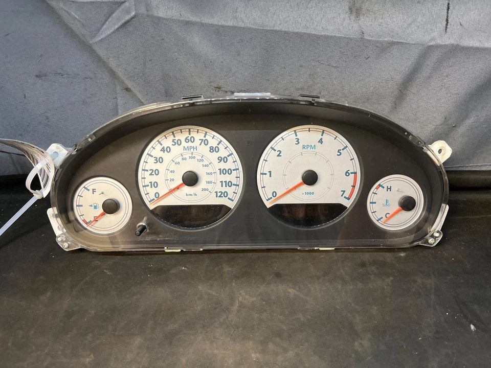 Fits 2006-2007 Chrysler Town & Country Speedometer Miles:N/A OEM#:56044975AD - Imagem 1 de 4