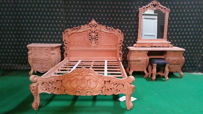 Juego rococó crudo Foto 1 de 4