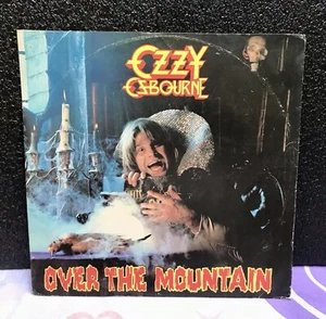 OZZY OSBOURNE, OVER THE MOUNTAIN, JET 12017, 12” VINILO SENCILLO, 1981 ¡CON FUNDA! - Imagen 1 de 17