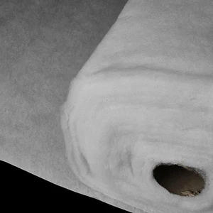 Watte/Volumenvlies - 150gr - 210 cm Überbreite, atmungsaktiv, griffige Ware - Bild 1 von 2