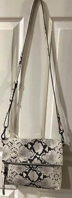 Bolsa tiracolo nova com etiquetas Margot New York couro genuíno estampa de pele de cobra dobrável - Imagem 1 de 4