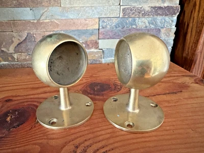 VINTAGE Latón Art-Deco Poste Varilla Soporte Acabado Superior Globo 2 Piezas Extremas Foto 1 de 4