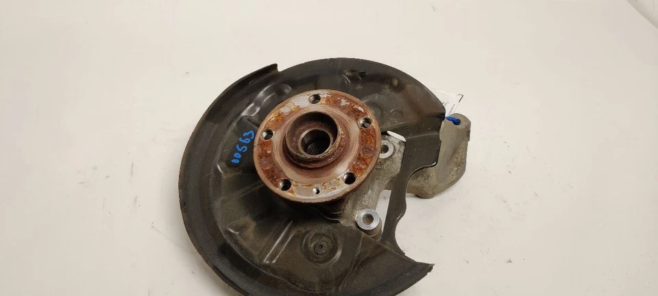 LEFT REAR SPINDLE KNUCKLE 5Q0505435J 2015-2020 AUDI S3 AUDI - Image 1 of 4