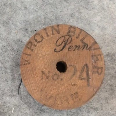 Vintage Virgin Biler Penny Holder No 24 Wooden Spool Thread Wire 1 Yd - Image 1 of 3