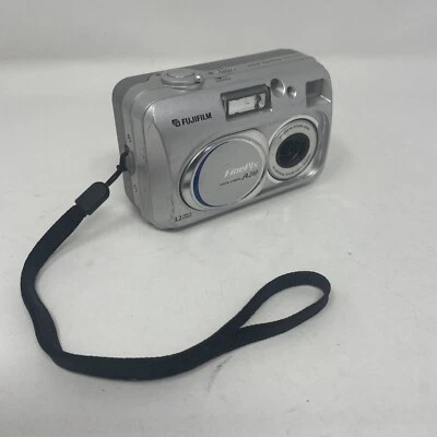 Fujifilm FinePix A210 3.2MP Fuji Film Digital Camera Recorder Silver. SOLD AS-IS - Image 1 of 4
