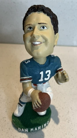 Vintage Bobble Dreams Dan Marino Miami Dolphins Bobblehead 7" tall #08820/10,000 Cover