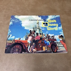 1974 A Pictorial Souvenir of Walt Disney World Book Excellent Condition - Picture 1 of 3
