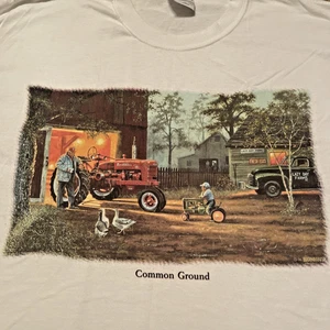"FARMALL H" RED TRACTOR Szene T-Shirt Herren Größe Large weiß mit Farm Szene neu ohne Etikett - Bild 1 von 6