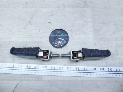 1990 Yamaha FJ1200 Y20965) left and right rear foot pegs set  - Image 1 of 4