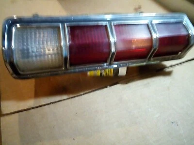 Luz trasera de pasajero Newport excluyendo personalizada para 68 Chrysler (tracción trasera)  Foto 1 de 4