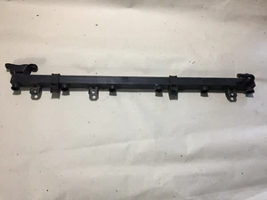 BMW E32 E34 M30 B30 B35 CARRIL DE COMBUSTIBLE / TUBO DE INYECCIÓN 1719916 - Imagen 1 de 9