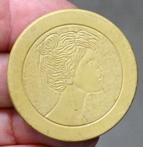 1920's Antique ART NOUVEAU Victorian Woman BEAUTY Vintage CLAY POKER CHIP - Picture 1 of 2