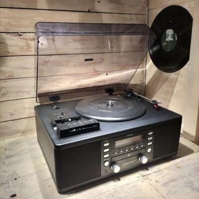 TEAC LP-R550USB CD Recorder with Turntable and Cassette Japan - Image 1 of 4