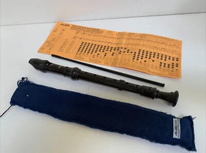 Aulos 303A-E Descant (Soprano) Recorder in Blue Bag & Cleaner - Picture 1 of 8
