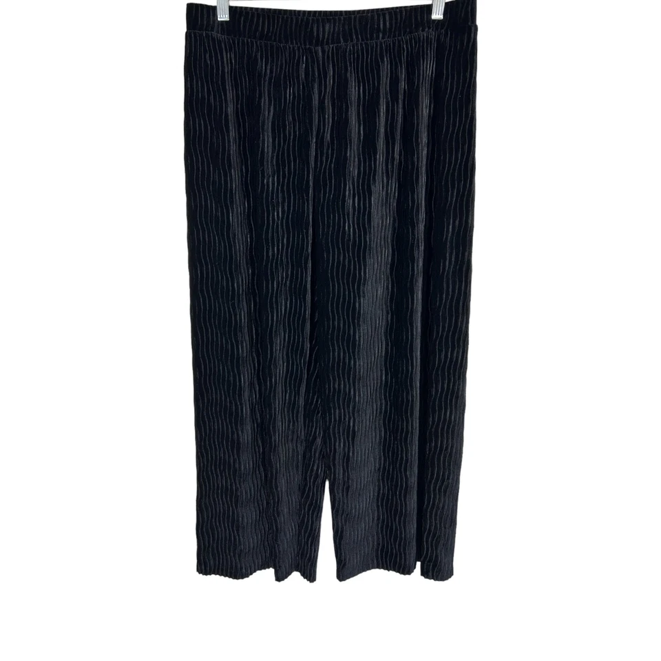 Pantalones para mujer Isaac Mizrahi regulares plisados de terciopelo de pierna ancha negros talla mediana Foto 1 de 2