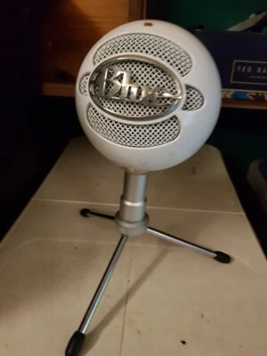 Blue Microphones Snowball iCE USB Cardioid Microphone - White - Image 1 of 3