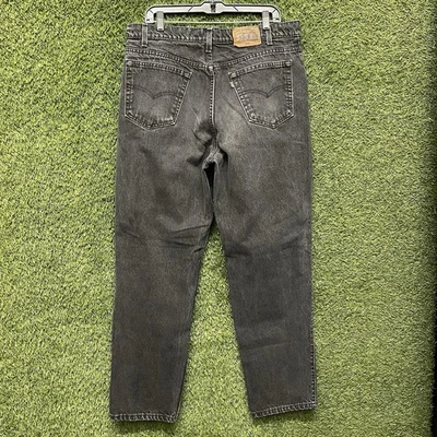 Pantalones de mezclilla negros vintage Levis Signature calce suelto 545 para hombre 38x31 se adapta a 36x31 Foto 1 de 4