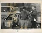 1988 Press Photo Winters gives parking laws handicapped - DFPC00395