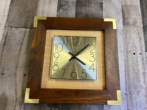 Vintage LINDEN 13.5" quartz wood wall clock. MCM Mid Century. NICE Tested! - Picture 1 of 7