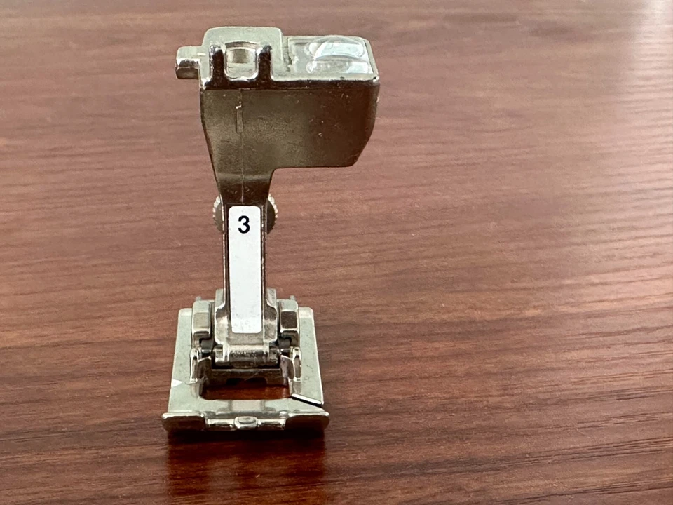 Genuine Bernina Manual Buttonhole Foot #3 - Old Style - Image 1 of 1