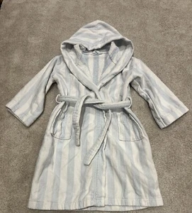 The Little White Company boys bathrobe 5-6 - Picture 1 of 5